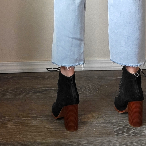 Urban Outfitters x Jeffrey Campbell booties - Picture 7 of 7